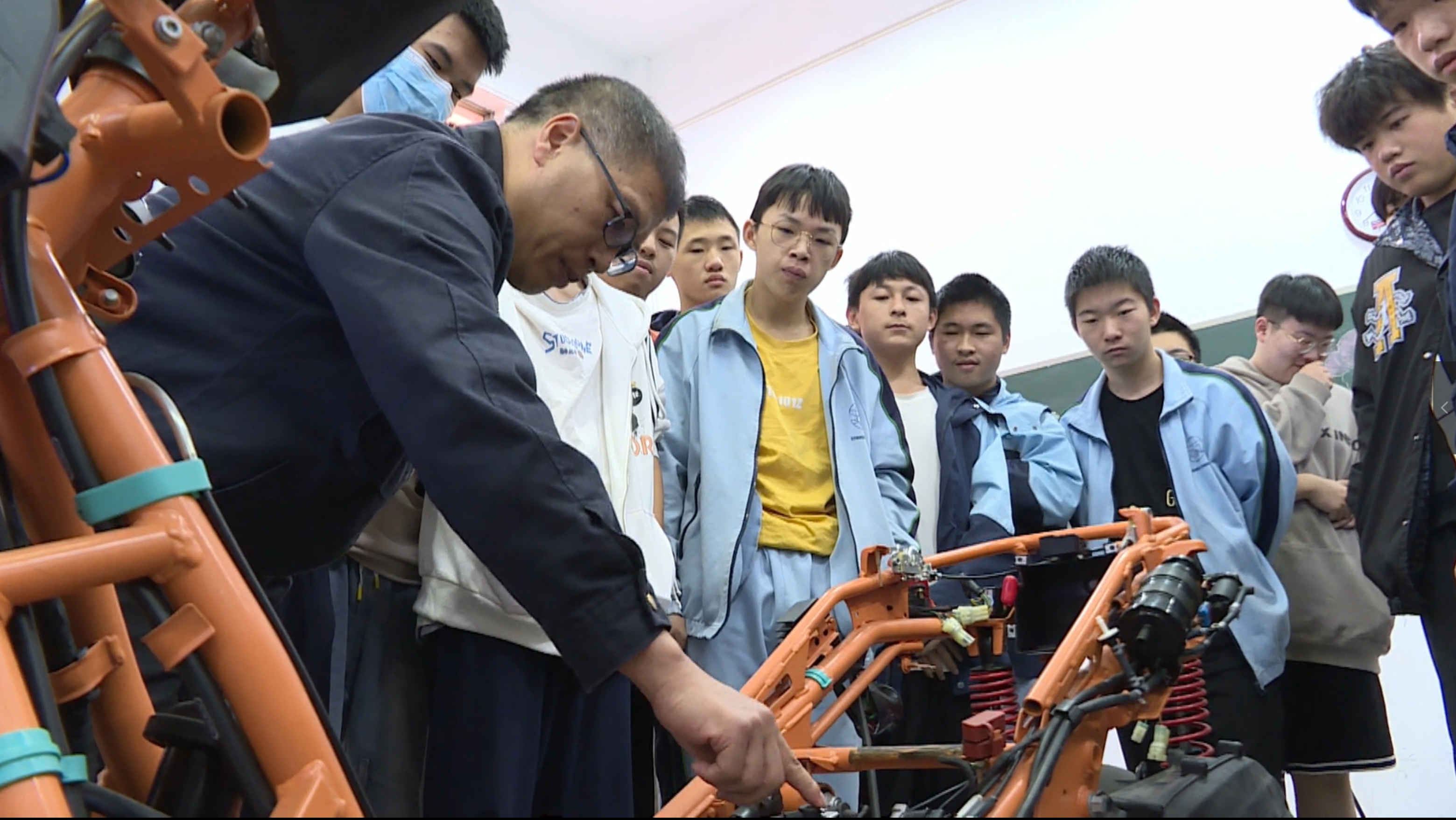 台州技师学院路桥学院12.png