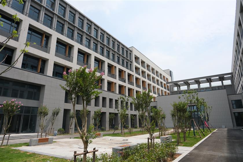 6教学实训楼.JPG